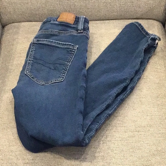 American Eagle | 🦅 Hi-Rise Jegging Distressed Size 2 Regular - Picture 14 of 15
